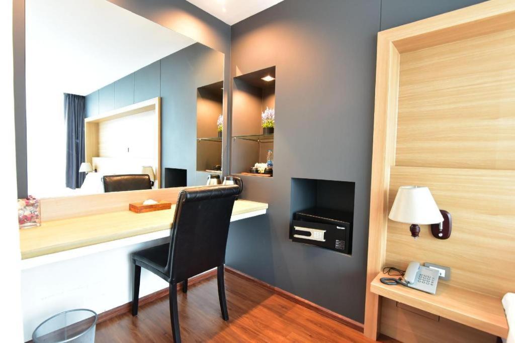 The Three Hat Yai Exterior foto