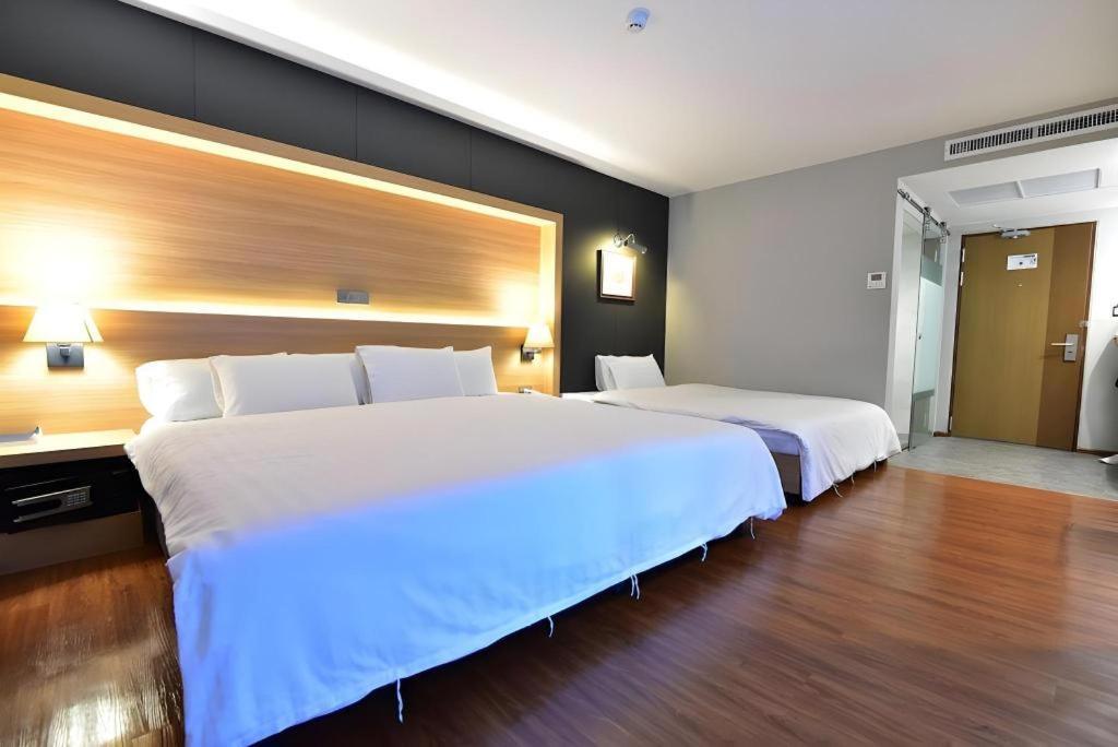 The Three Hat Yai Exterior foto